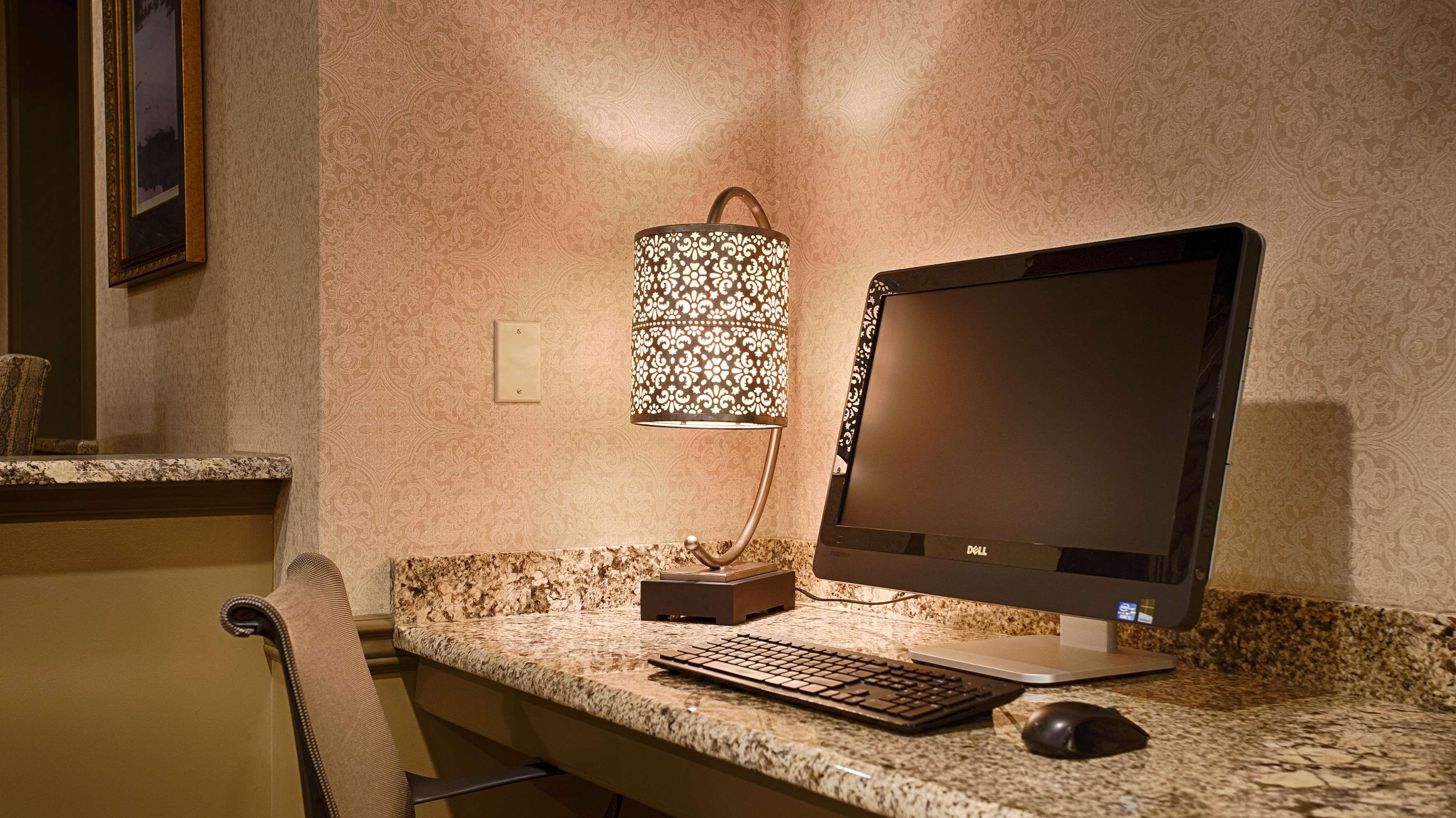 The At Lewisburg, Bw Signature Collection 3*
